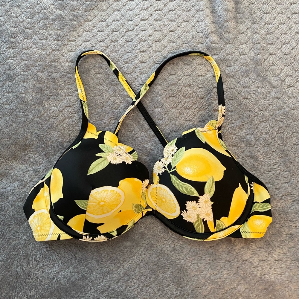 Never worn! Lemon push up swim top